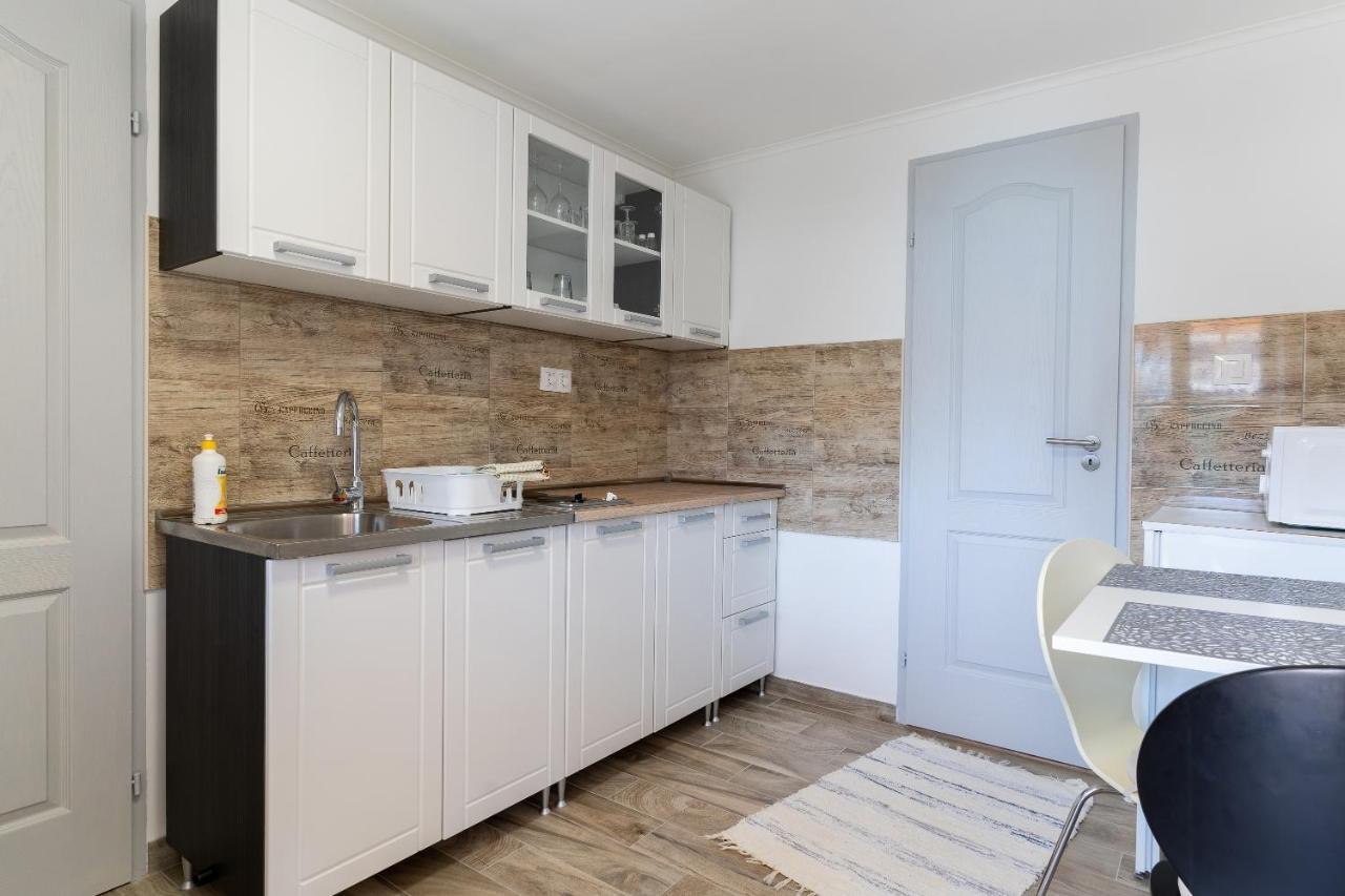 Lili Apartman Harkan Exterior foto