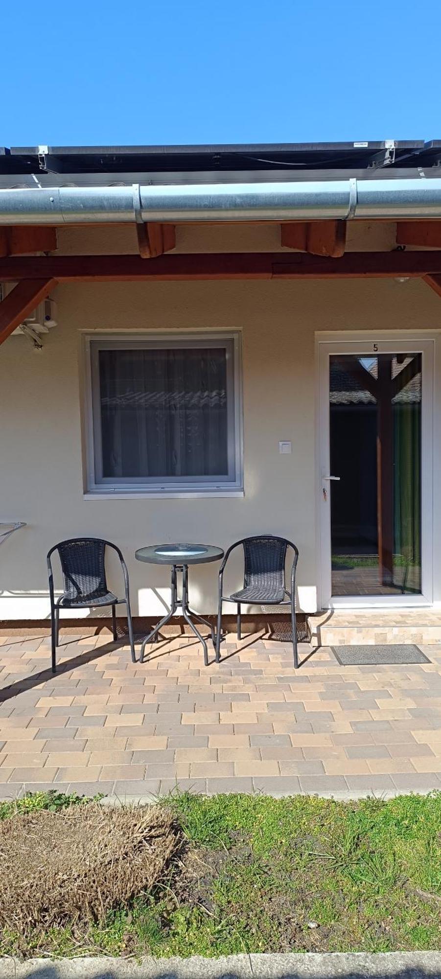Lili Apartman Harkan Exterior foto