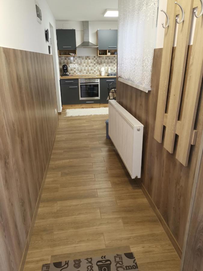 Lili Apartman Harkan Exterior foto
