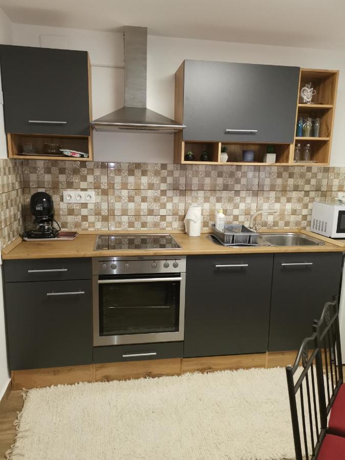 Lili Apartman Harkan Exterior foto