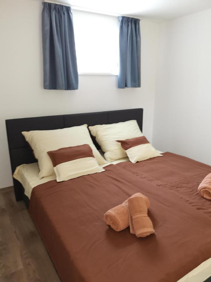 Lili Apartman Harkan Exterior foto