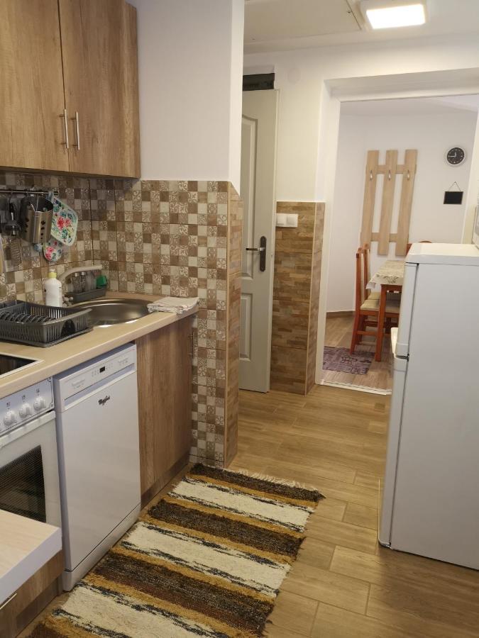 Lili Apartman Harkan Exterior foto