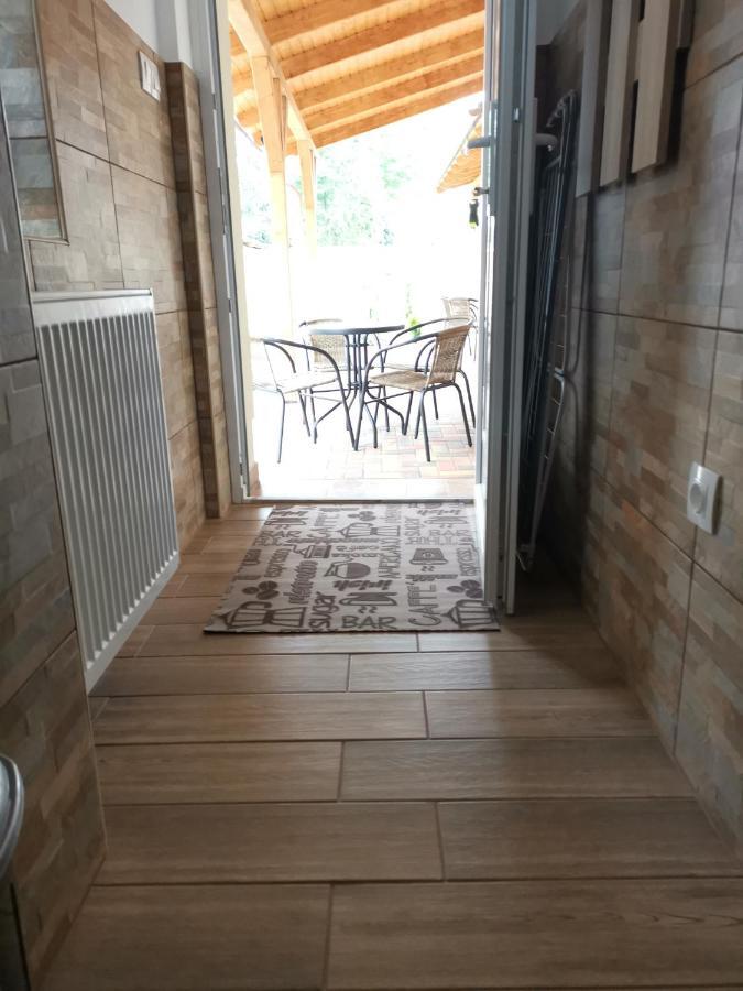 Lili Apartman Harkan Exterior foto