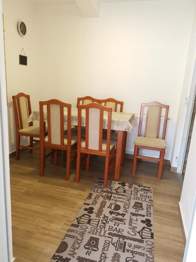 Lili Apartman Harkan Exterior foto