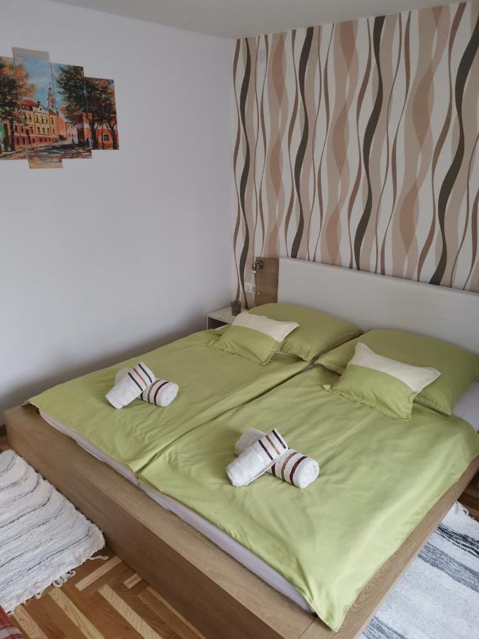 Lili Apartman Harkan Exterior foto