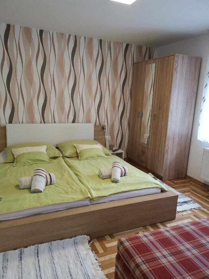 Lili Apartman Harkan Exterior foto