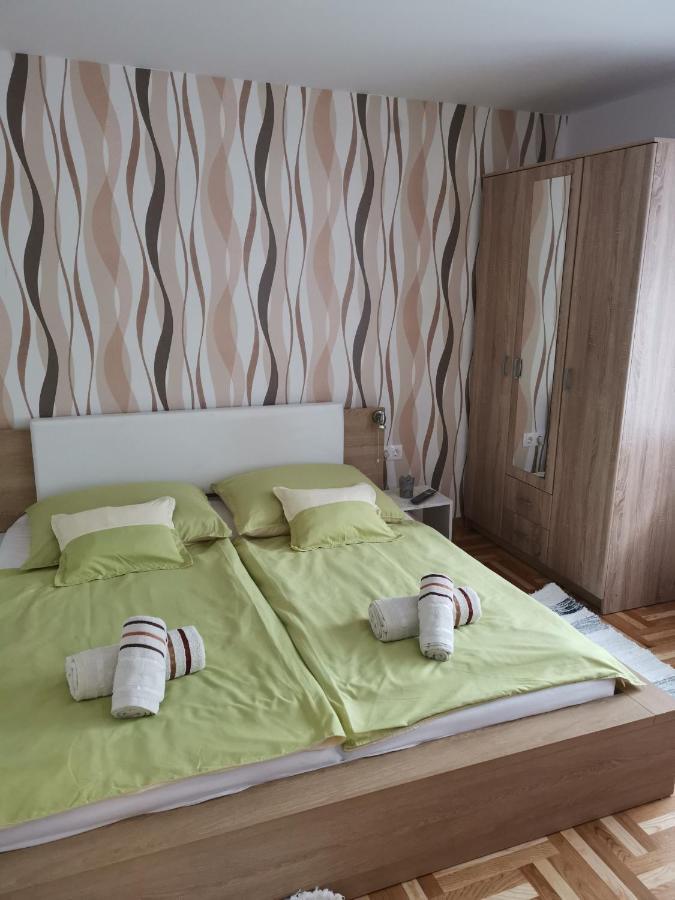 Lili Apartman Harkan Exterior foto