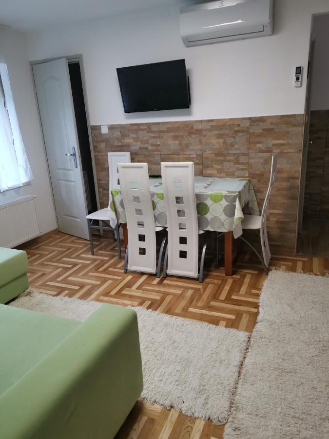 Lili Apartman Harkan Exterior foto
