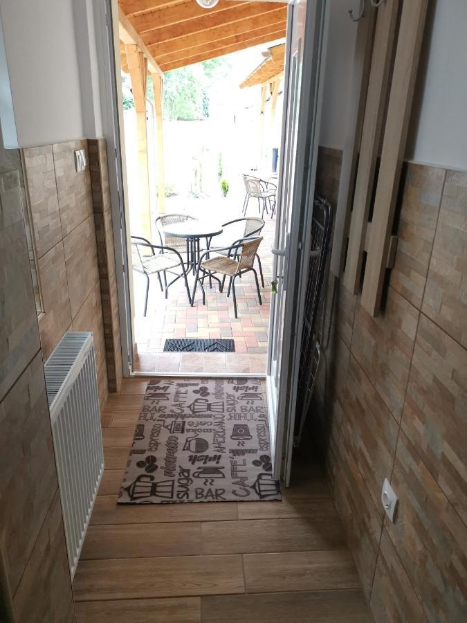 Lili Apartman Harkan Exterior foto