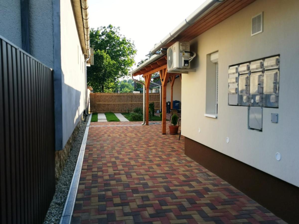 Lili Apartman Harkan Exterior foto